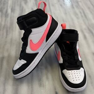 NWOT Nike High Top Sneakers
